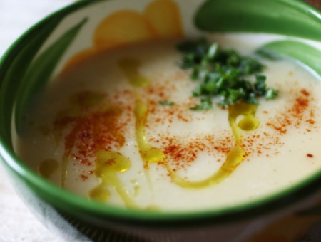 Рецепт - Крем-суп из молодого чеснока с кефиром